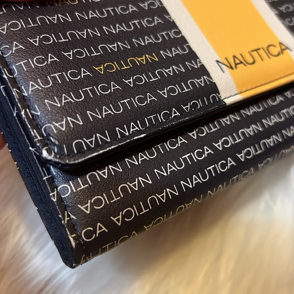 MWT๐Nautica Signature Logo Money Manager Trifold Snap Womens Wallet Navy White - Picture 14 of 17